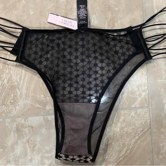 Victoria’s Secret Satin Lace Bralette Front Closure+Tanga Party Set Black/Cream. - Picture 8 of 10